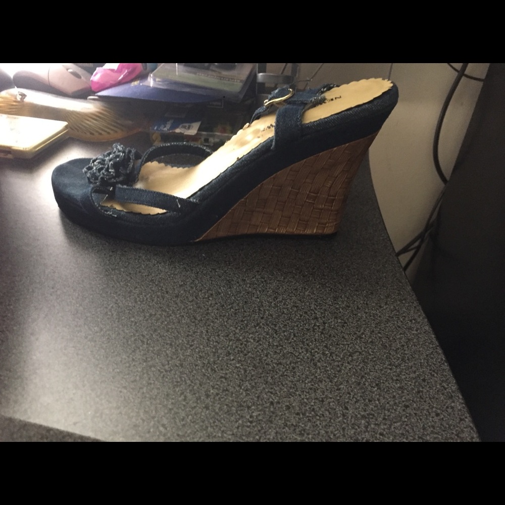 Ladies wedge heel sandal